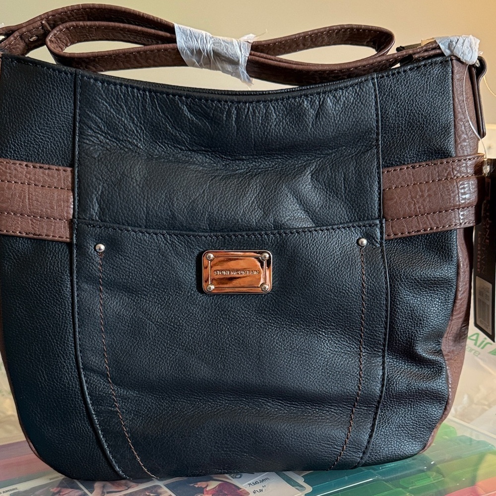 Nwt Stone Mountain Genuine Leather Black And Brown Shoulder Bag